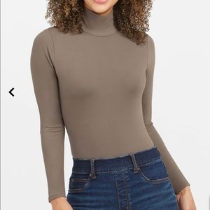 NWOT
Spanx Classic Long Sleeve Turtleneck Shapewear Slimming Top ashy grey brown